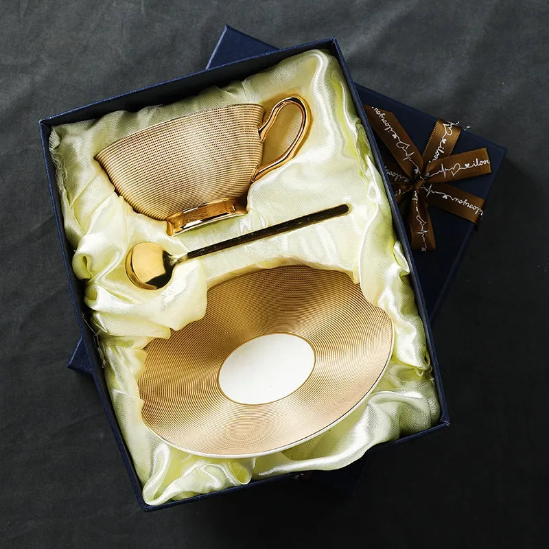 Signature Gold Artisan Tea Set